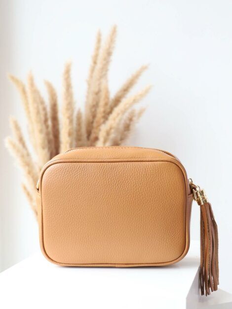 BOLSO POMPÓN CAMEL
