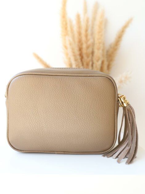 BOLSO POMPÓN TAUPE
