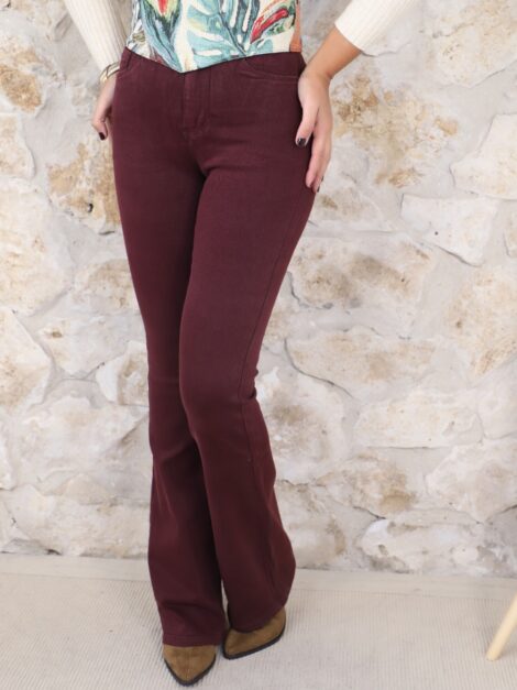 JEANS CAMPANA REDUCTOR BURDEOS